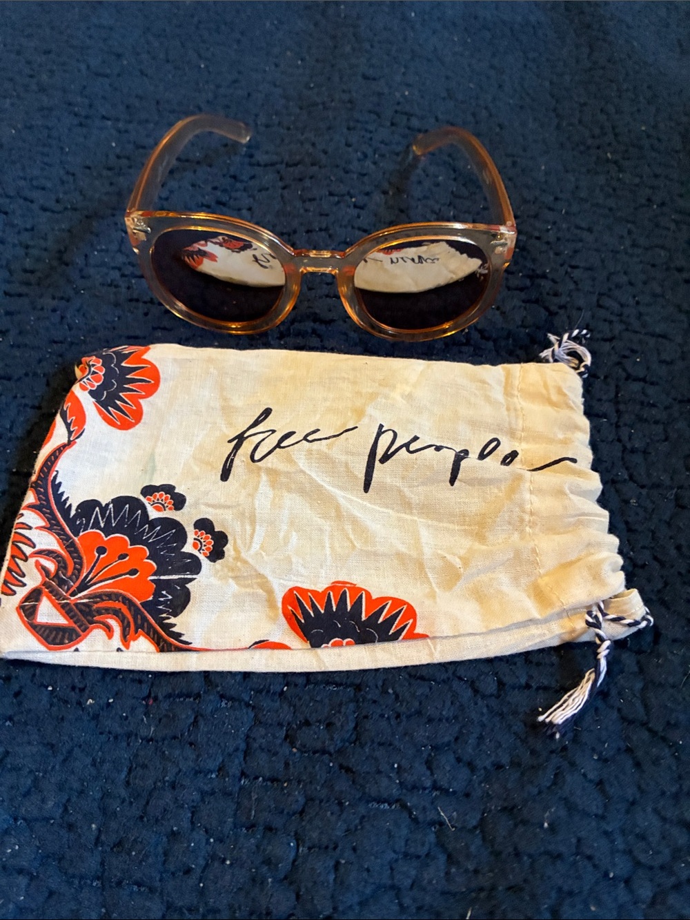 Free People Amber Round Sunglasses with Floral Drawstring Pouch